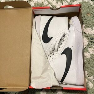 Nike Blazer Mid